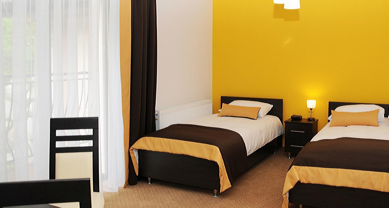 Hotel Klaudia Juszczyn Exteriör bild